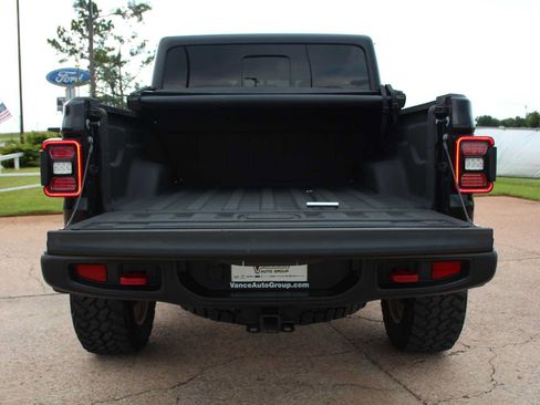 Used 2023 Jeep Gladiator Rubicon w/ LED Lighting Group AWD/4WD image 10