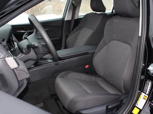 Used 2025 Toyota Camry LE image 14