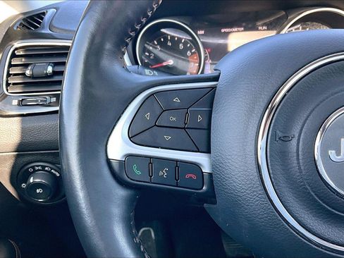Used 2018 Jeep Compass Limited image 19