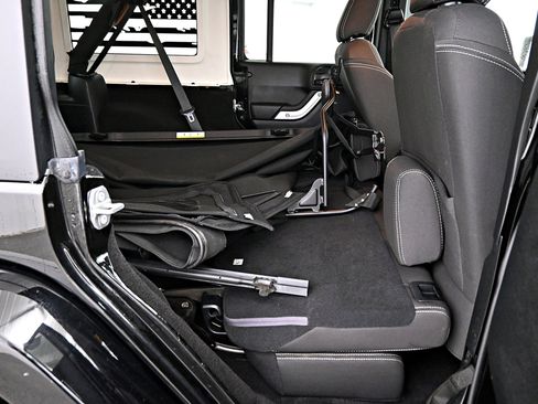 Used 2017 Jeep Wrangler Unlimited Sahara w/ Dual Top Group image 22