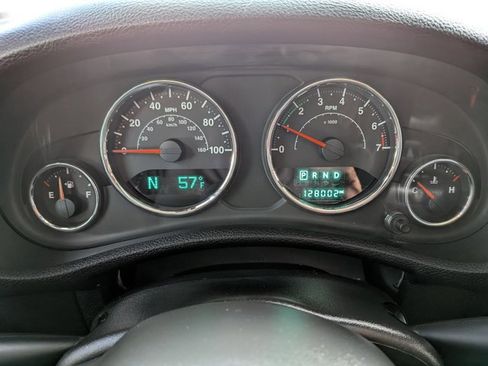 Used 2017 Jeep Wrangler Unlimited Sahara w/ Connectivity Group image 12