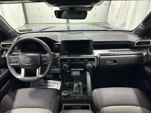 Used 2025 Toyota Tacoma TRD Off-Road image 41