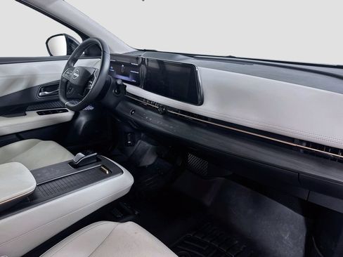 Used 2024 Nissan Ariya FWD image 32