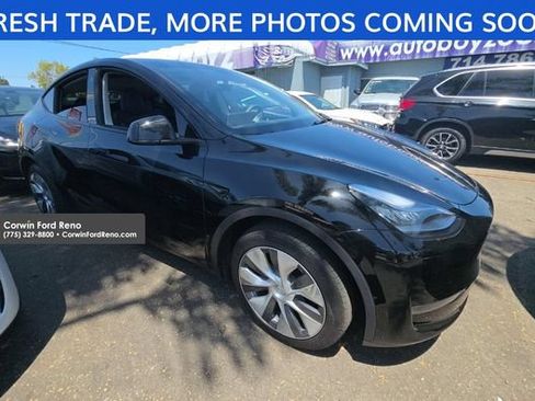 Used 2023 Tesla Model Y Long Range AWD/4WD image 1