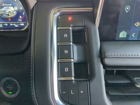 Used 2023 Chevrolet Tahoe Z71 w/ Luxury Package image 9