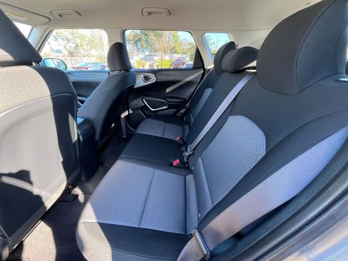 Used 2025 Kia Soul LX w/ LX Technology Package image 23