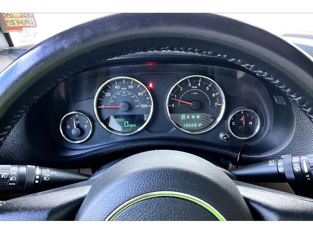 Used 2017 Jeep Wrangler Unlimited Rubicon w/ Connectivity Group AWD/4WD image 23