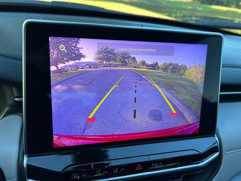 Used 2023 Jeep Compass Limited image 25