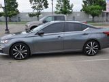 Used 2022 Nissan Altima 2.5 SR image 2