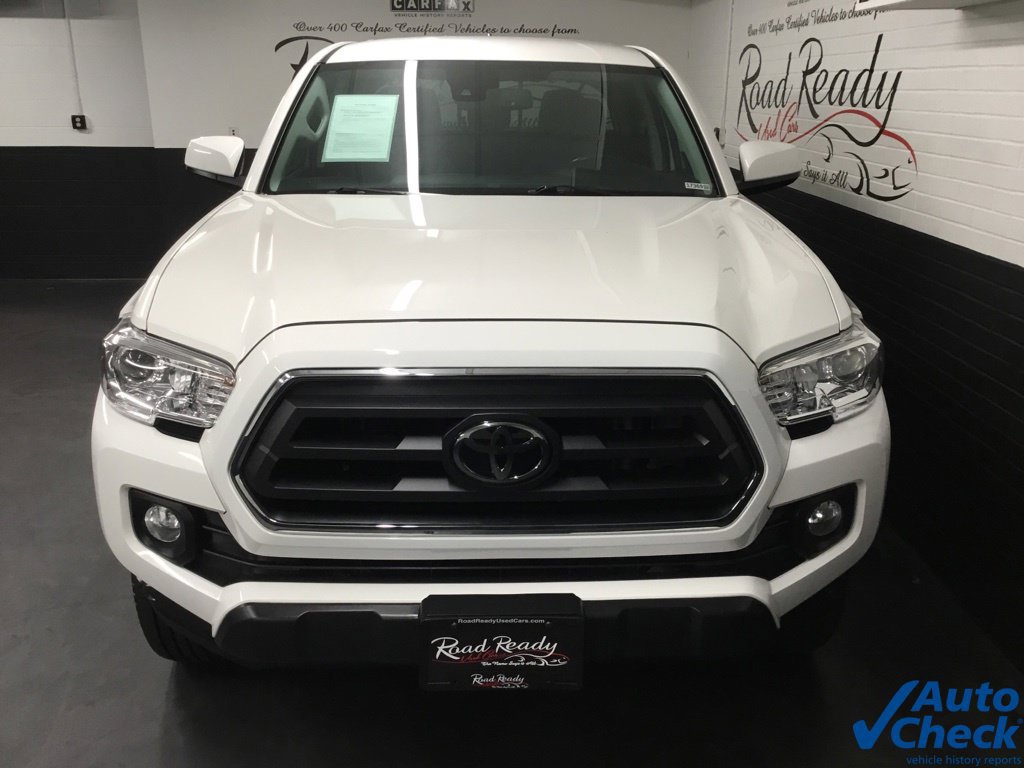 Used 2021 Toyota Tacoma SR5 AWD/4WD image 4