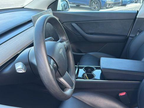 Used 2021 Tesla Model Y 2WD image 5