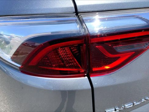 Used 2023 Buick Enclave Essence AWD/4WD image 28