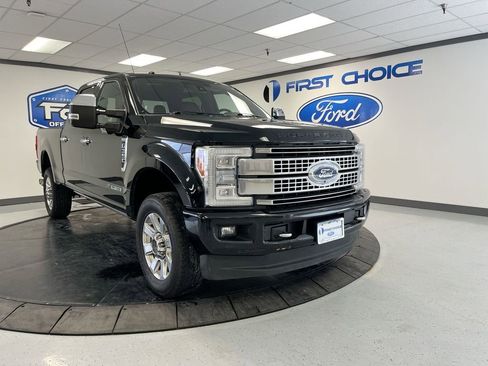 Used 2018 Ford F350 Platinum w/ Platinum Ultimate Package image 2