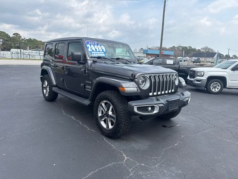 Used 2020 Jeep Wrangler Unlimited Sahara image 7