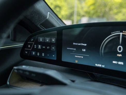 Used 2023 Lucid Air Touring AWD/4WD image 33