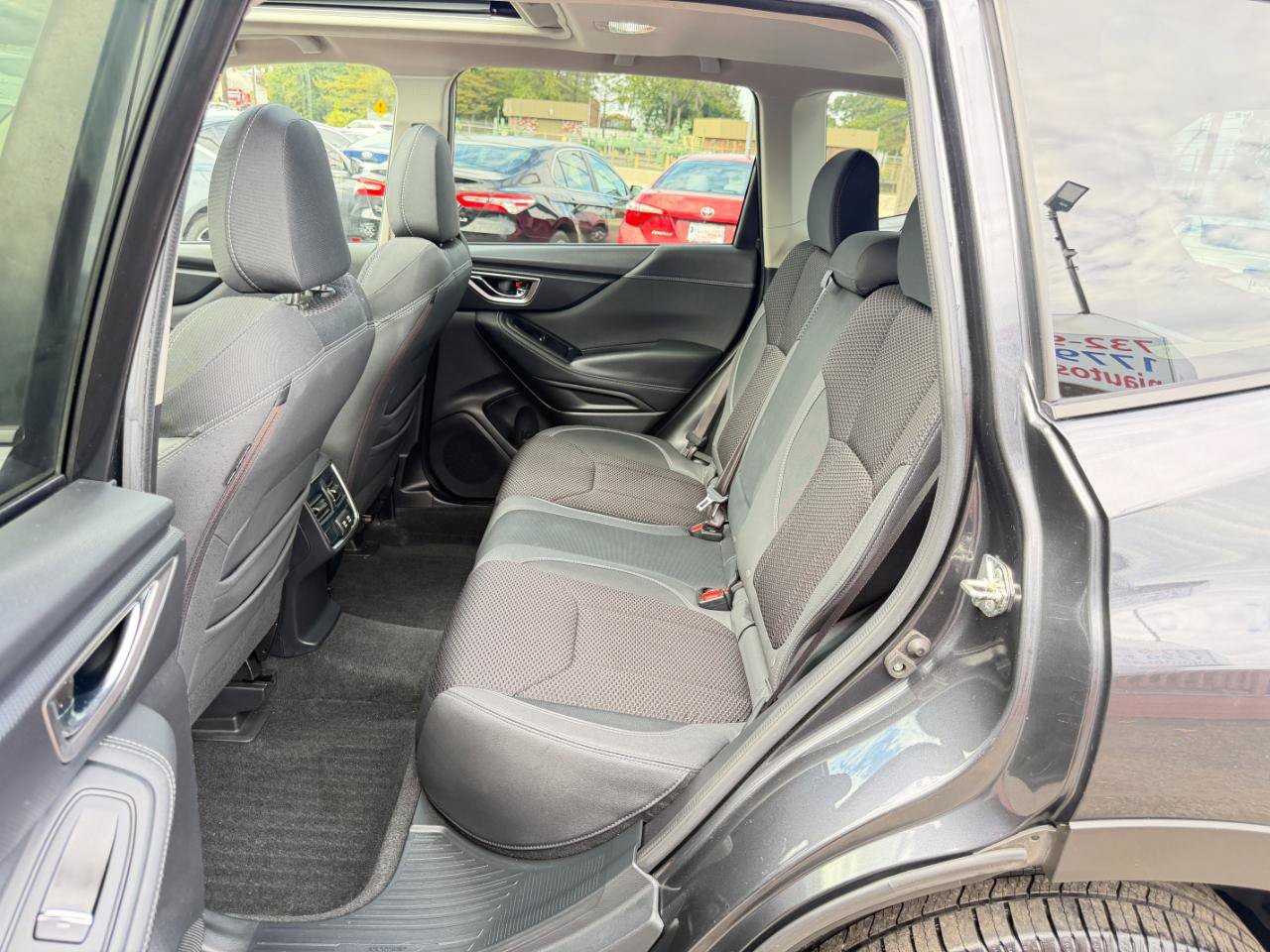 Used 2019 Subaru Forester Premium AWD/4WD image 31