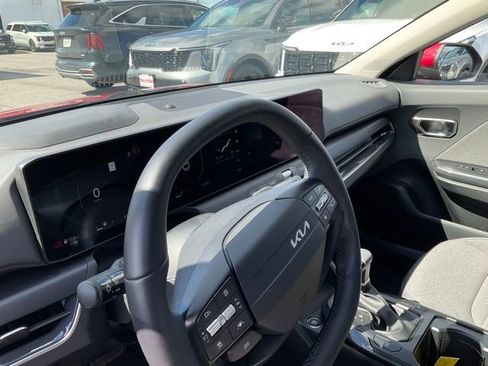 Certified 2025 Kia K4 EX image 38