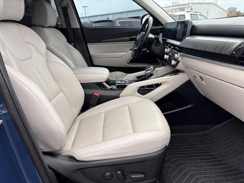 Used 2024 Kia Telluride SX w/ Towing Package image 15