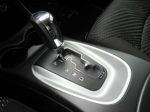 Used 2020 Dodge Journey SE w/ SE Popular Equipment Group image 28