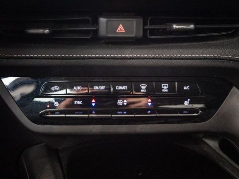 Used 2021 Buick Envision Essence w/ Sport Touring Package image 34