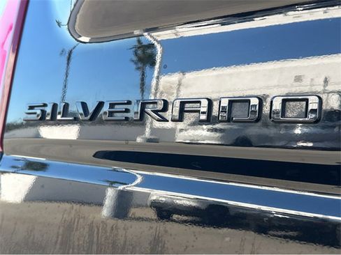 Used 2023 Chevrolet Silverado 1500 High Country w/ Z71 Off-Road Package image 22