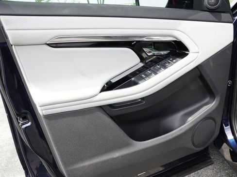 Used 2023 Land Rover Range Rover Evoque S AWD/4WD image 34
