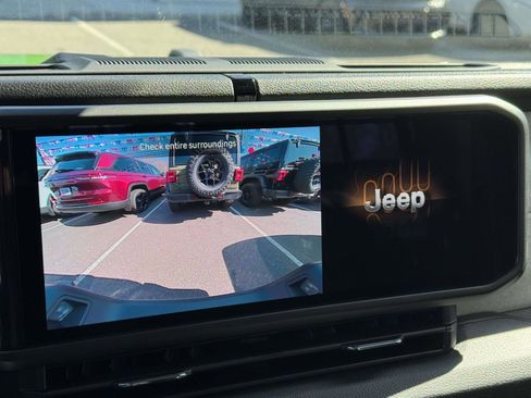 New 2026 Jeep Gladiator Sport AWD/4WD image 15