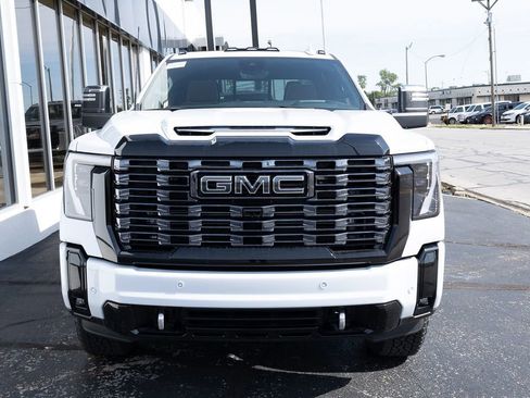 New 2026 GMC Sierra 2500 Denali Ultimate AWD/4WD image 3