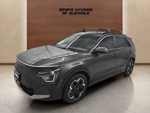 Used 2023 Kia Niro Wind w/ Wind Preserve Package FWD image 2