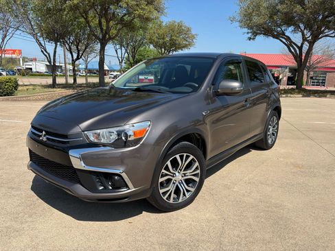 Used 2018 Mitsubishi Outlander Sport ES image 1