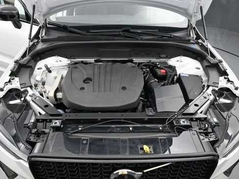 Used 2024 Volvo XC60 B5 Plus w/ Protection Package Premier AWD/4WD image 30