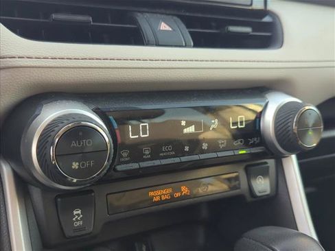 Certified 2021 Toyota RAV4 XLE FWD image 17