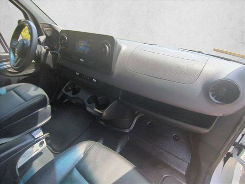 Used 2023 Mercedes-Benz Sprinter 2500 image 20