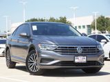 Used 2020 Volkswagen Jetta SE image 2