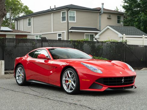 Used 2017 Ferrari F12 Berlinetta RWD image 39