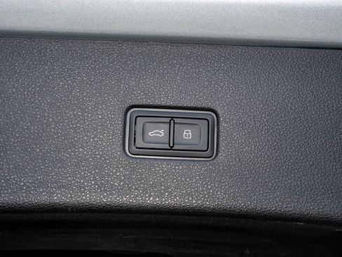 Used 2023 Audi Q8 Premium Plus w/ Premium Plus Package image 14