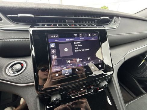 New 2025 Jeep Grand Cherokee L Altitude image 23