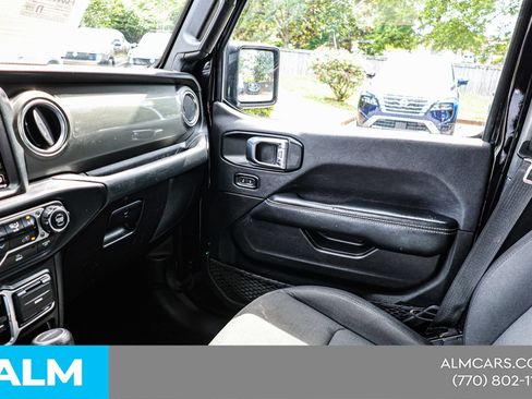 Used 2023 Jeep Gladiator Overland AWD/4WD image 36