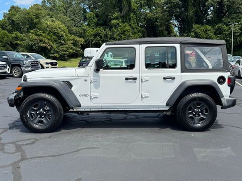 Used 2018 Jeep Wrangler Unlimited Sport image 3