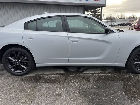 Used 2020 Dodge Charger SXT w/ Blacktop Package image 12