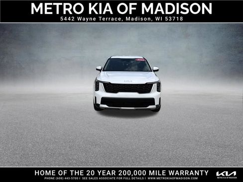 Used 2025 Kia Sorento LX FWD image 9