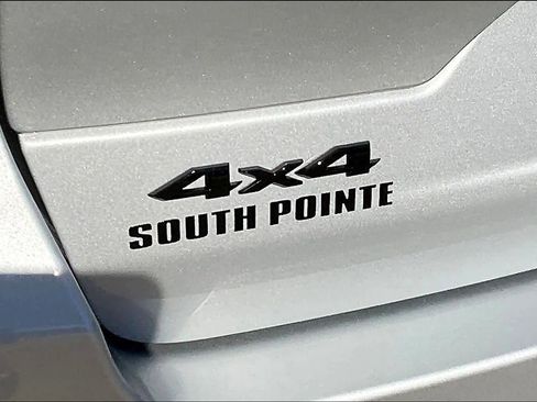 New 2025 Jeep Grand Cherokee Altitude image 15