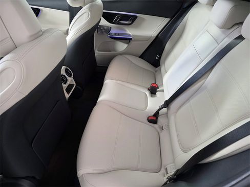 New 2026 Mercedes-Benz GLC 300 image 11