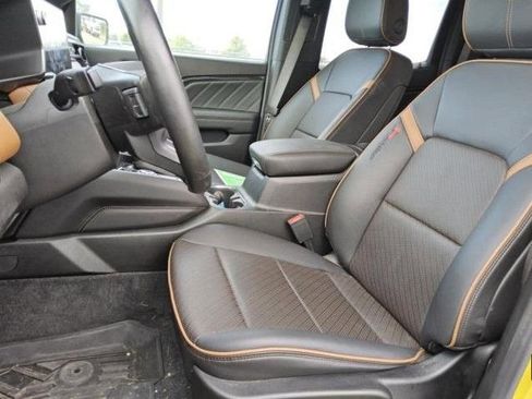 Used 2023 GMC Canyon AT4 w/ AT4 Premium Package image 7