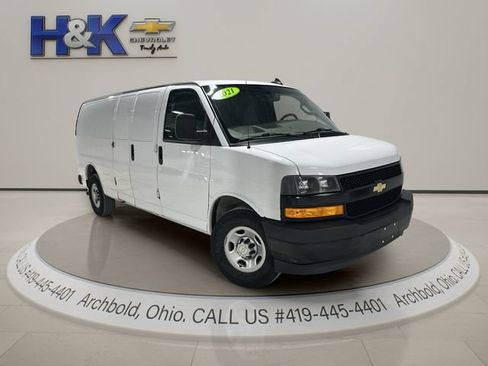 Used 2021 Chevrolet Express 2500 Extended RWD image 1