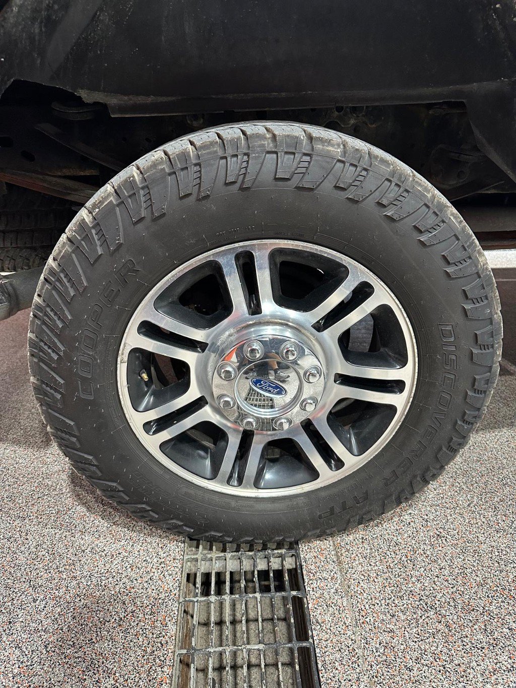 Used 2016 Ford F350 Platinum w/ Platinum Package AWD/4WD image 12