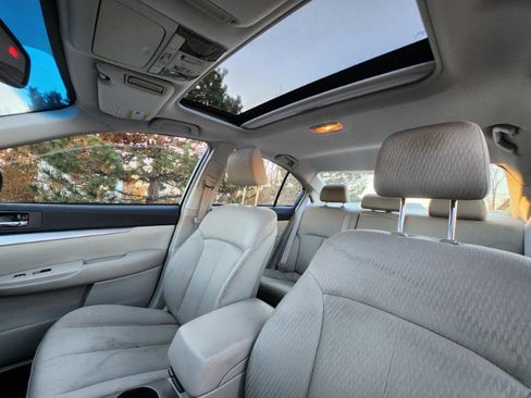 Used 2011 Subaru Legacy 2.5i Premium image 32