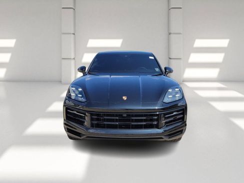 Used 2025 Porsche Cayenne Coupe AWD/4WD image 3