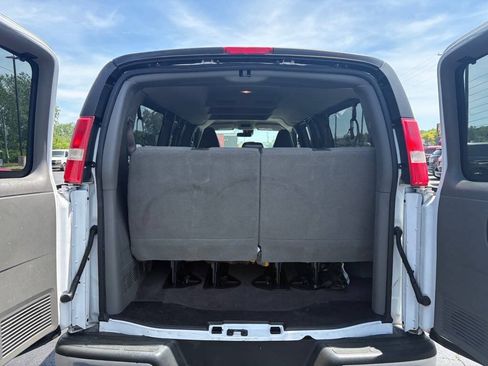 Used 2020 Chevrolet Express 3500 LT w/ LT Preferred Equipment Group RWD image 8