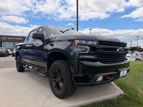 Used 2021 Chevrolet Silverado 1500 LT Trail Boss w/ LPO, Dark Essentials Package AWD/4WD image 11